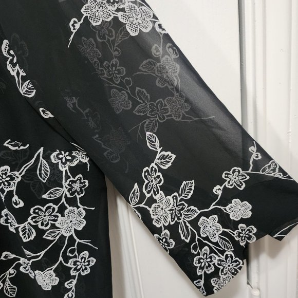 Emma James Womens Blouse 20W Plus Size Sheer Black White Floral Liz Claiborne - Picture 4 of 7